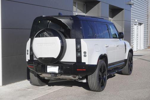 2026 Land Rover Defender P400 X-Dynamic SE