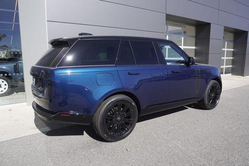 2025 Land Rover Range Rover P530 SE