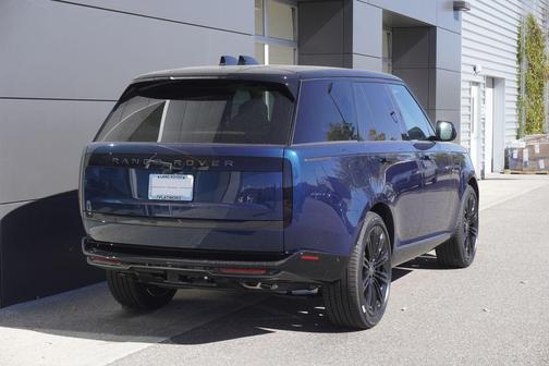2025 Land Rover Range Rover P530 SE