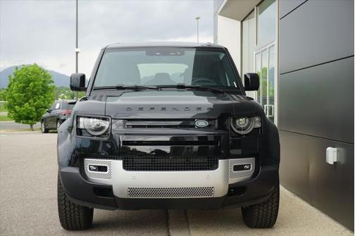 2025 Land Rover Defender 110 P300