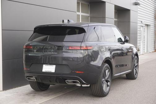 2025 Land Rover Range Rover Sport SE
