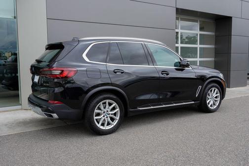 Black Sapphire Metallic 2022 BMW X5 xDrive40i