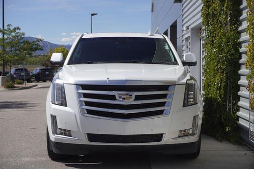 2017 Cadillac Escalade Luxury