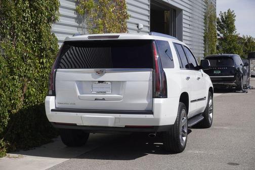 2017 Cadillac Escalade Luxury