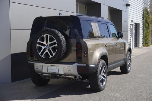 2025 Land Rover Defender 110 P300