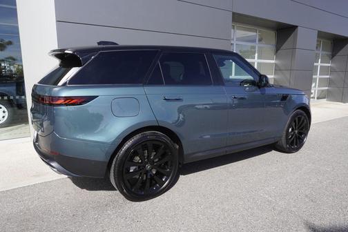 2025 Land Rover Range Rover Sport SE