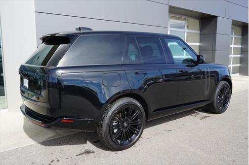 2025 Land Rover Range Rover P400 SE