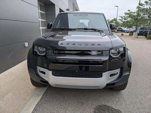 2024 Land Rover Defender 110 P500 SE