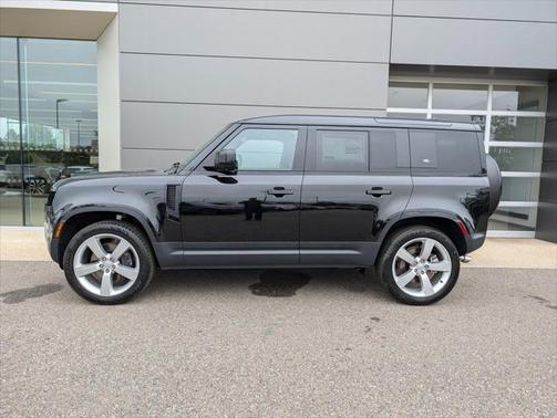2024 Land Rover Defender 110 P500 SE