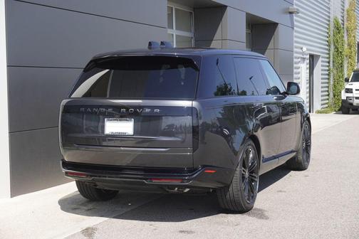 2025 Land Rover Range Rover P530 SE 7 Seat