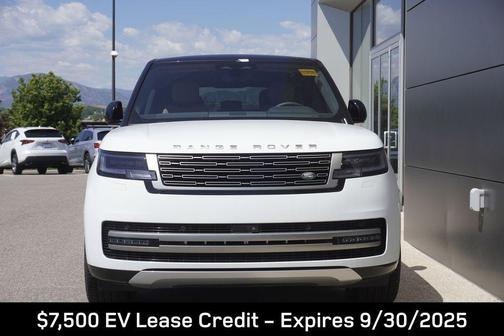 2025 Land Rover Range Rover P550e SE