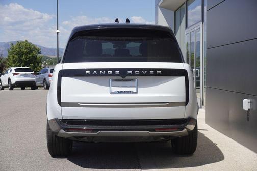 2025 Land Rover Range Rover P550e SE