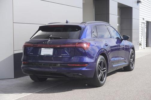 2021 Audi e-tron Premium Plus