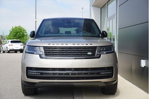 2025 Land Rover Range Rover P530 SE