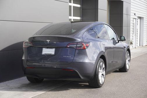 2023 Tesla Model Y Long Range Dual Motor All-Wheel Drive