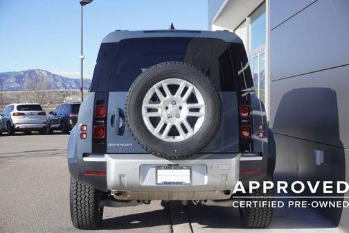 2025 Land Rover Defender 110 P300