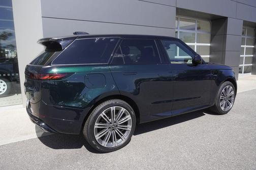 2025 Land Rover Range Rover Sport SE