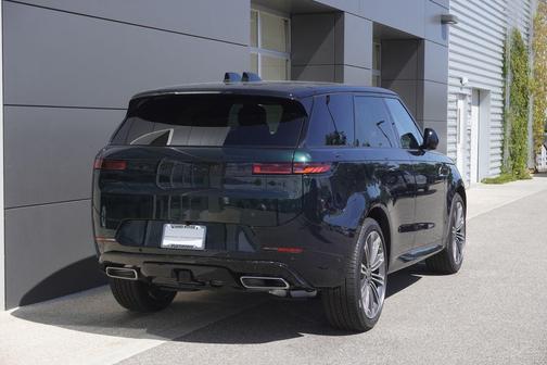 2025 Land Rover Range Rover Sport SE
