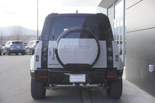 2026 Land Rover Defender P400 X-Dynamic SE