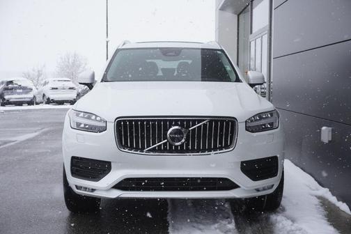 2023 Volvo XC90 B5 Core