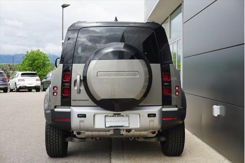 2025 Land Rover Defender 90 P300 S