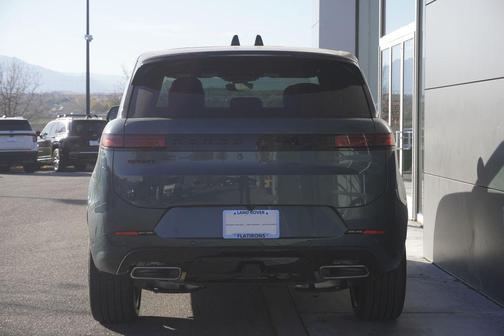 2025 Land Rover Range Rover Sport SE