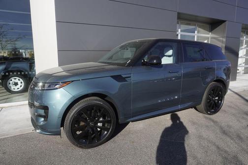 2025 Land Rover Range Rover Sport SE