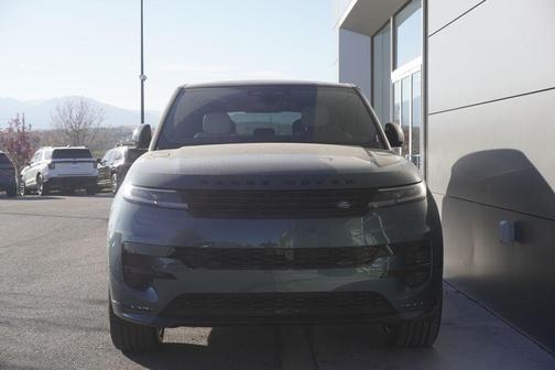 2025 Land Rover Range Rover Sport SE