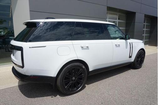 2025 Land Rover Range Rover P530 SE 7 Seat