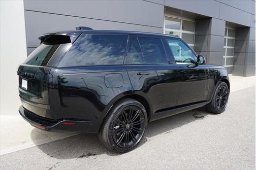 2025 Land Rover Range Rover P400 SE