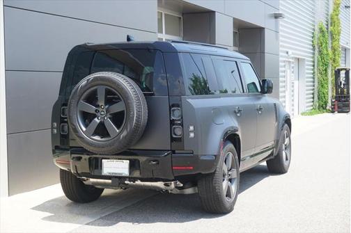 2025 Land Rover Defender 110 P400 X