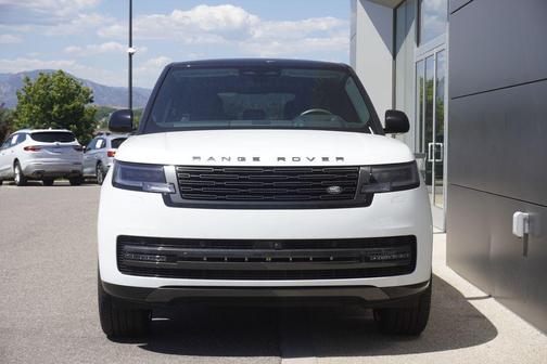 2025 Land Rover Range Rover P400 SE 7 Seat