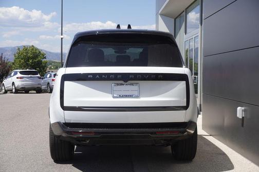 2025 Land Rover Range Rover P400 SE 7 Seat
