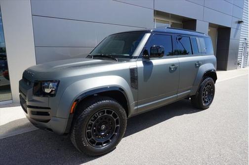 2025 Land Rover Defender 110 V8