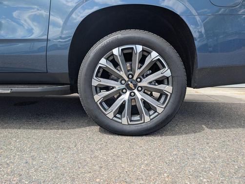 Lakeshore Blue 2026 Chevrolet Suburban High Country, 4WD