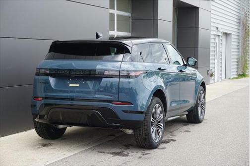 2026 Land Rover Range Rover Evoque Dynamic SE