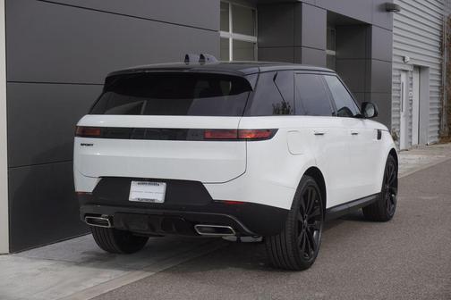 2025 Land Rover Range Rover Sport SE