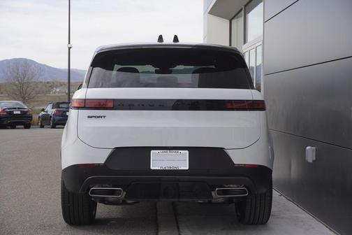 2025 Land Rover Range Rover Sport SE