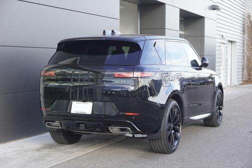 2025 Land Rover Range Rover Sport SE