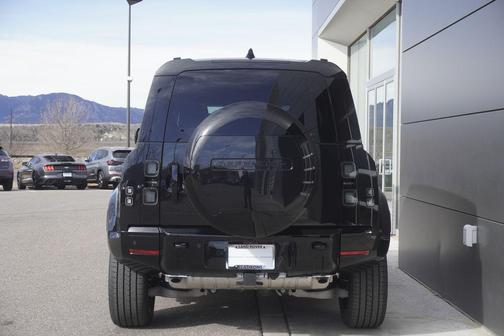 2026 Land Rover Defender P400 X-Dynamic SE