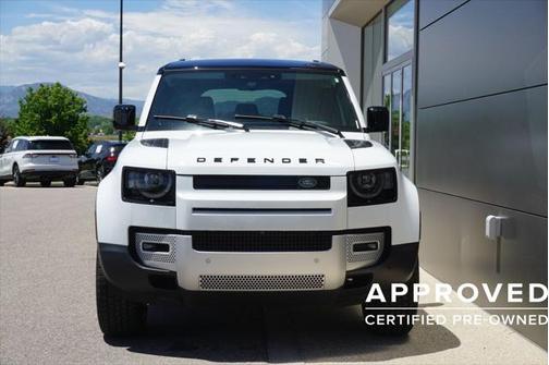 2025 Land Rover Defender 110 P300