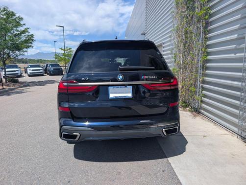 Carbon Black Metallic 2022 BMW X7 M50i