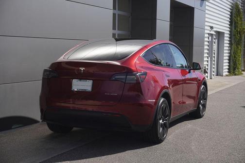 2025 Tesla Model Y Long Range Dual Motor All-Wheel Drive