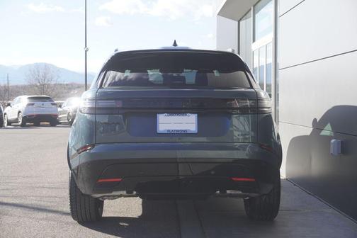 2026 Land Rover Range Rover Velar P250 SE R-Dynamic