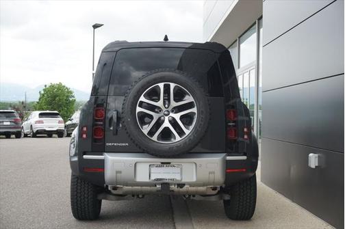 2025 Land Rover Defender 110 P300