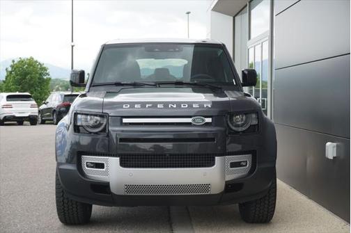 2025 Land Rover Defender 110 P300