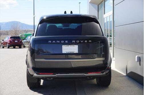 2025 Land Rover Range Rover P530 SE 7 Seat