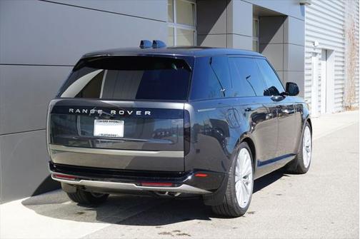 2025 Land Rover Range Rover P530 SE 7 Seat