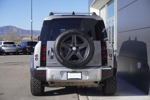 2020 Land Rover Defender 110 SE