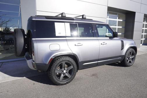 2020 Land Rover Defender 110 SE